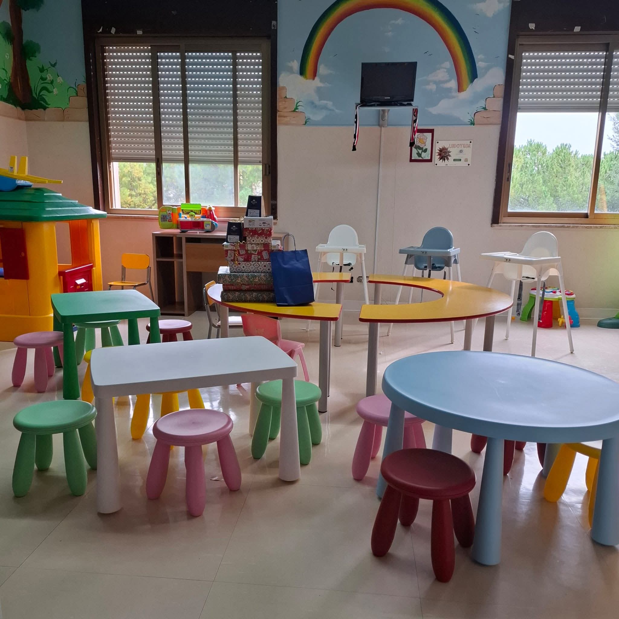 Canicattì, il Vespa club dona arredi per la Ludoteca al “Barone Lombardo”