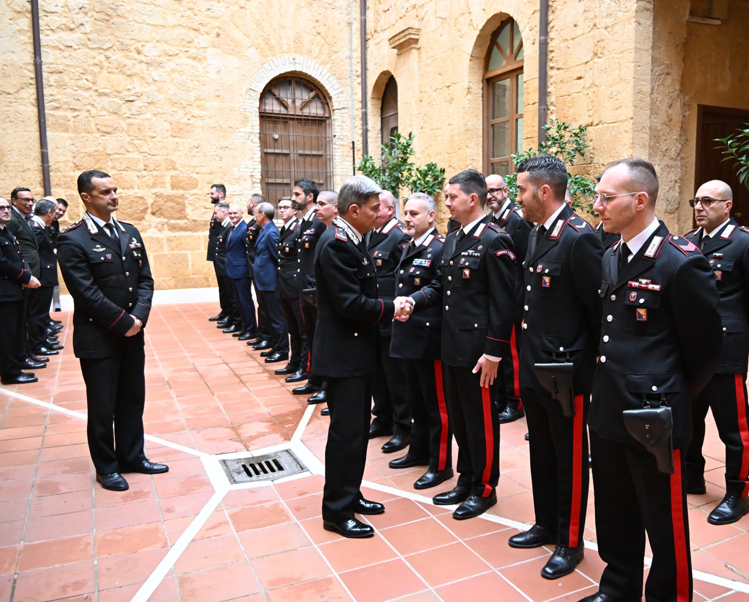 Carabinieri. Il Generale Del Monaco in visita al comando provinciale di Agrigento