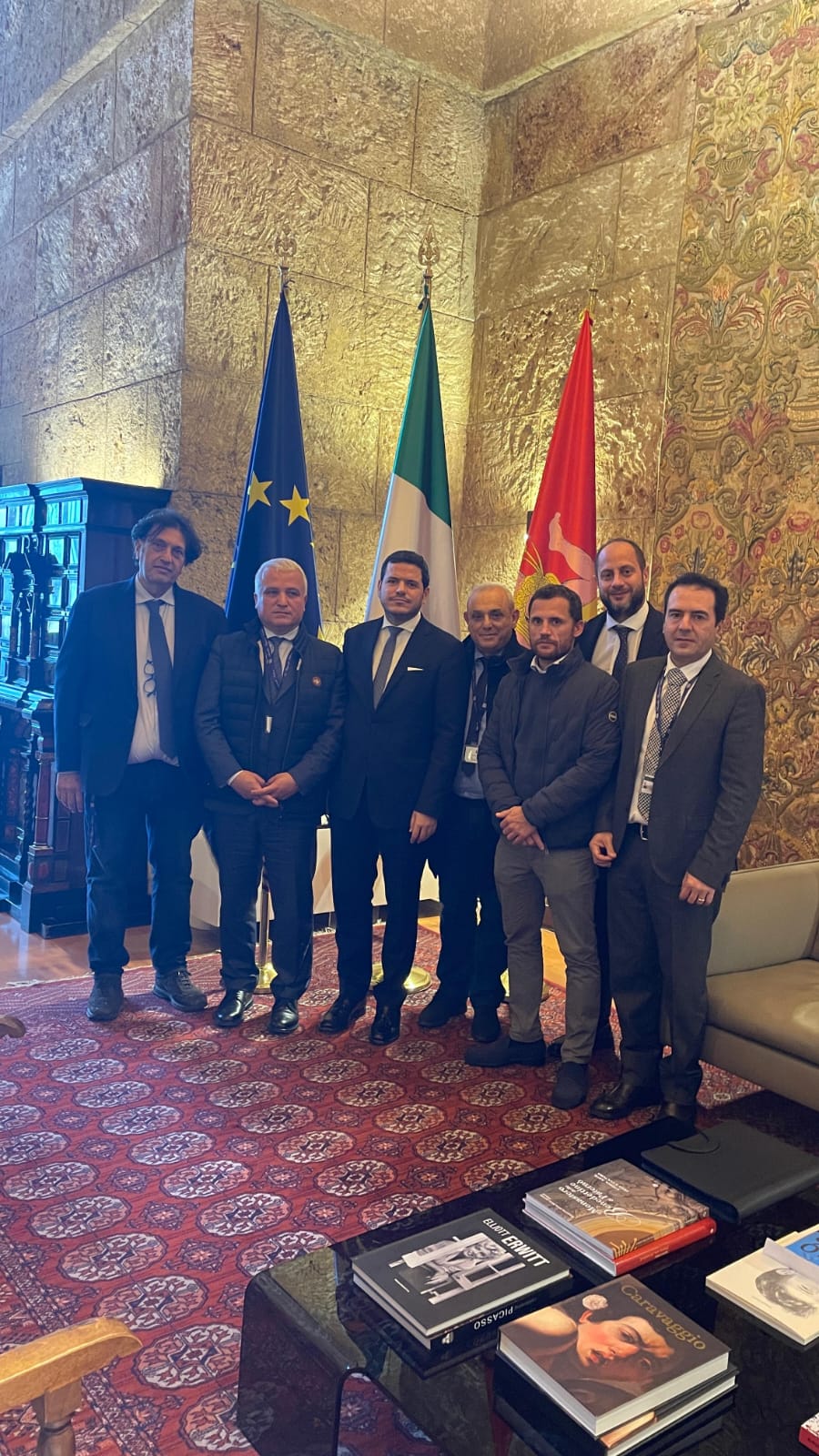 Trasporti pubblici e privati a pagamento anche per uomini e donne in divisa, il no dei sindacati. Vertice all’Ars