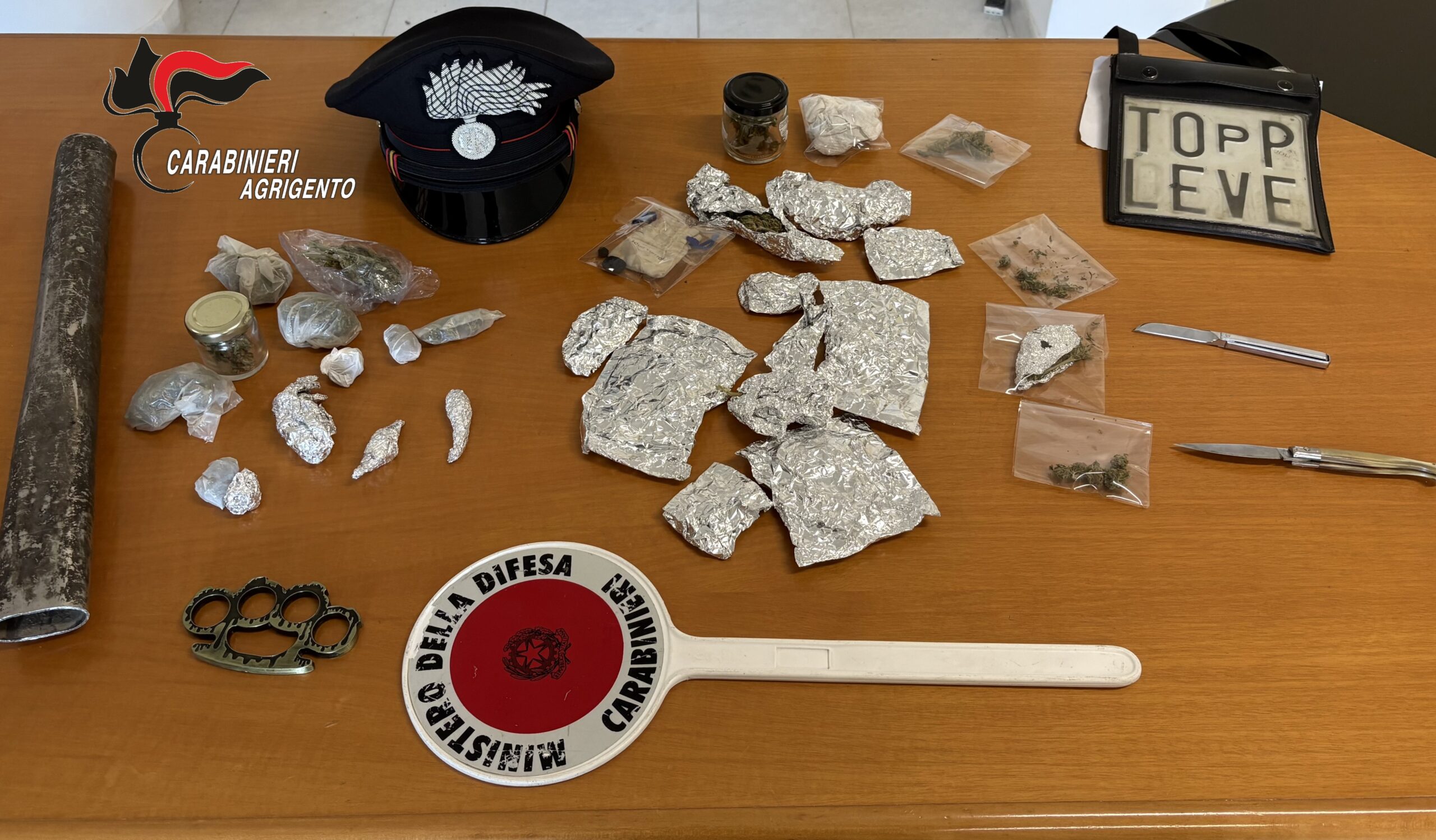 Canicattì, fermati con droga e armi. 3 denunciati