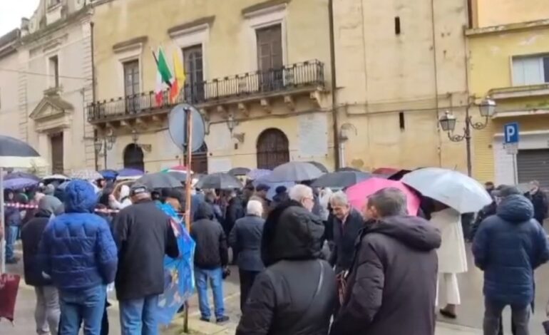 Emergenza idrica, Canicattì esasperata scende in piazza (Video)