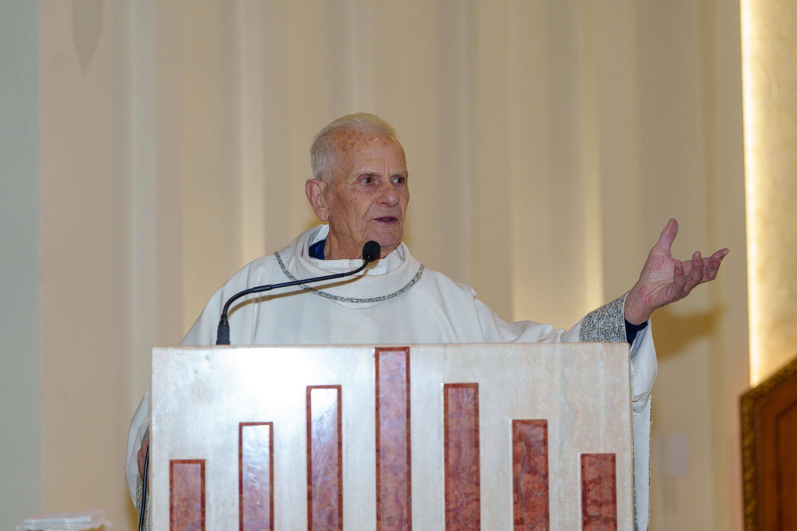 Canicattì, grande festa per i 60 anni di sacerdozio di don Orlando Gallo