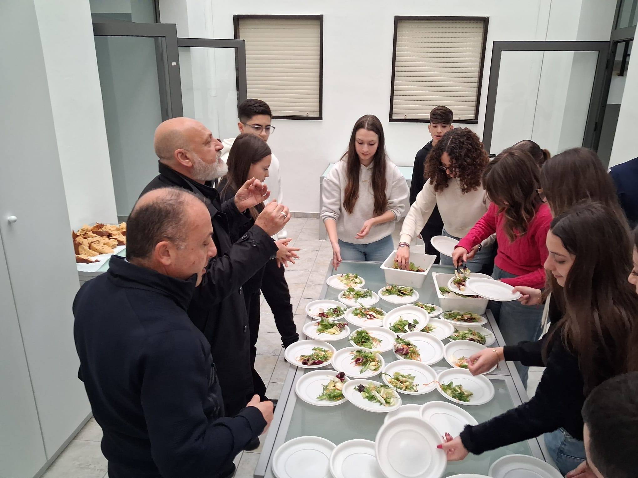 Canicattì, verso l’1 maggio: giovani a servizio alla mensa di Santa Chiara