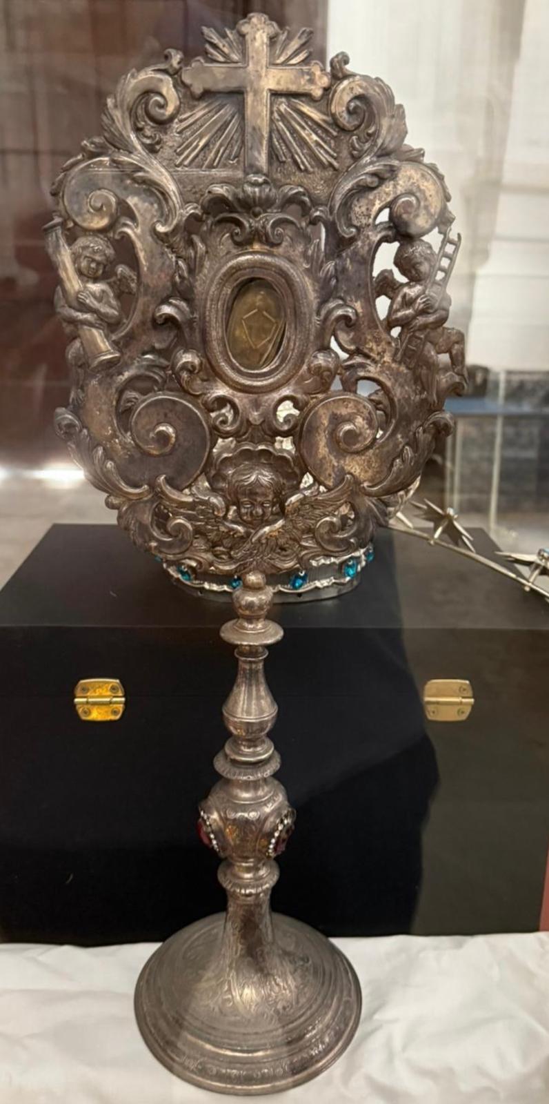 Favara, la reliquia della Santa Croce esposta al Calvario