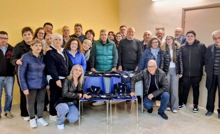 Castrofilippo. La generosità della Brucculeri Group. Donate nuove polo all’associazione Giubbe Verdi
