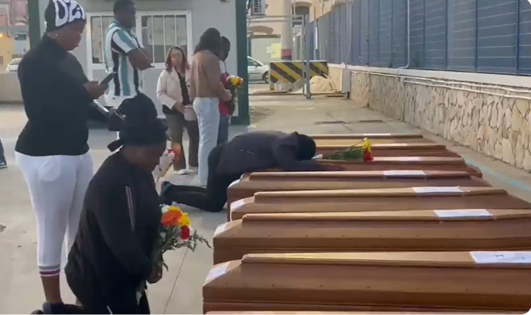 Naufragi nel Canale di Sicilia. A Porto Empedocle giunti 10 feretri. Le salme tumulate a Canicattì e in altri comuni (Video)