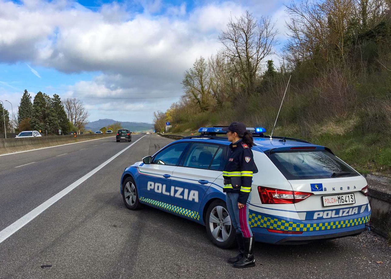 Statale 115, scontro tra auto e moto: 2 giovani vittime