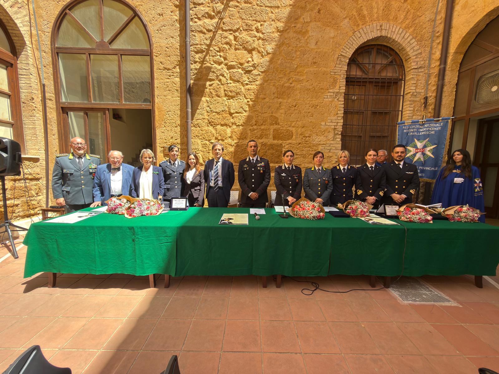 Agrigento, “Mamme in divisa”: il volto umano delle donne in uniforme