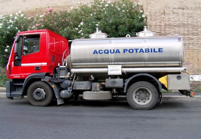 Canicattì, centinaia in attesa dei codici per potere richiedere ad Aica una “bonza d’acqua”