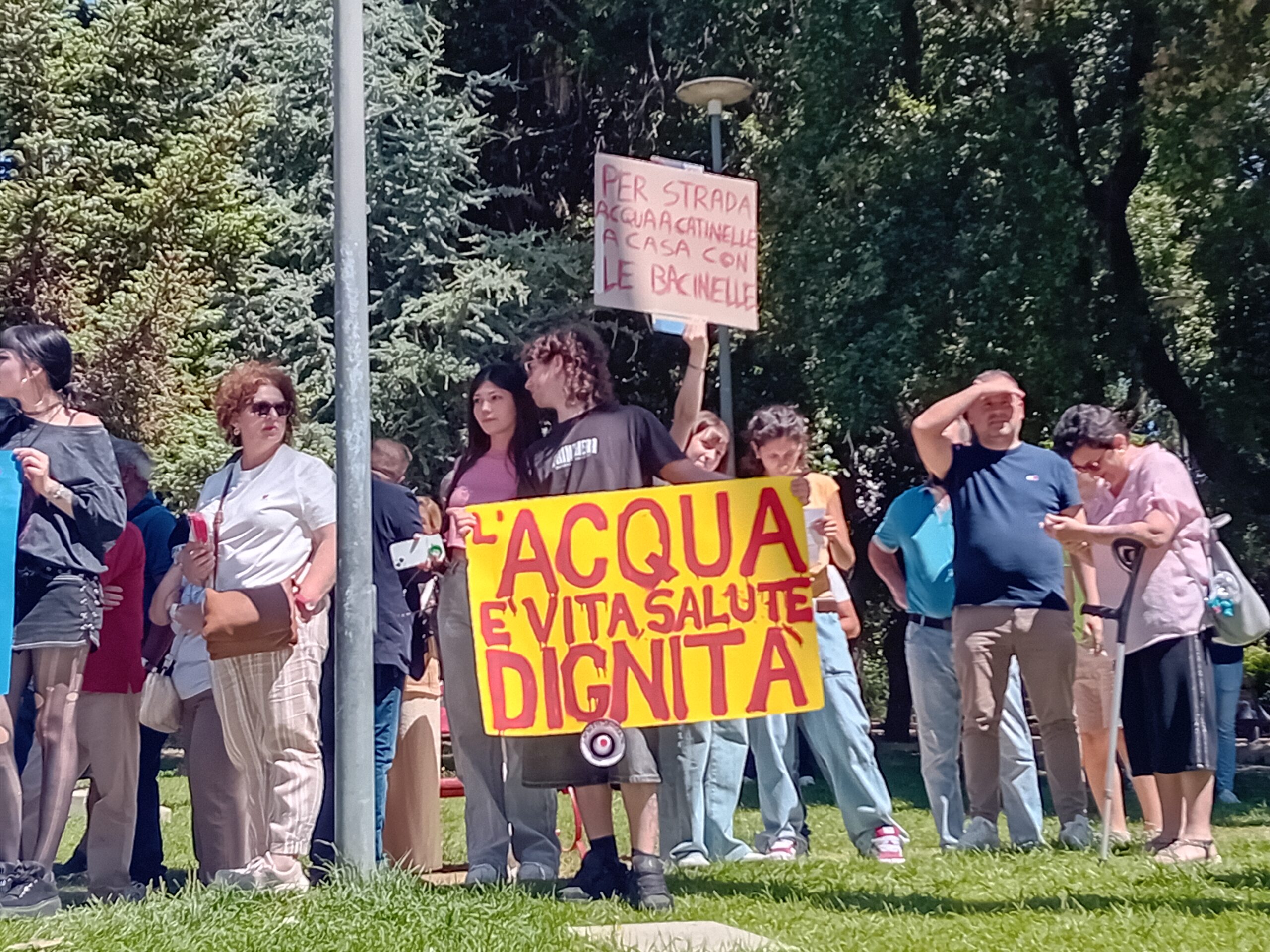 Canicattì, in centinaia alla manifestazione contro l’emergenza idrica. La voce della gente (Video)