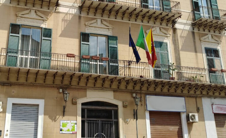 Canicattì, uffici Aica inadeguati. Utenti in attesa dalle 6 del mattino e costretti al caldo