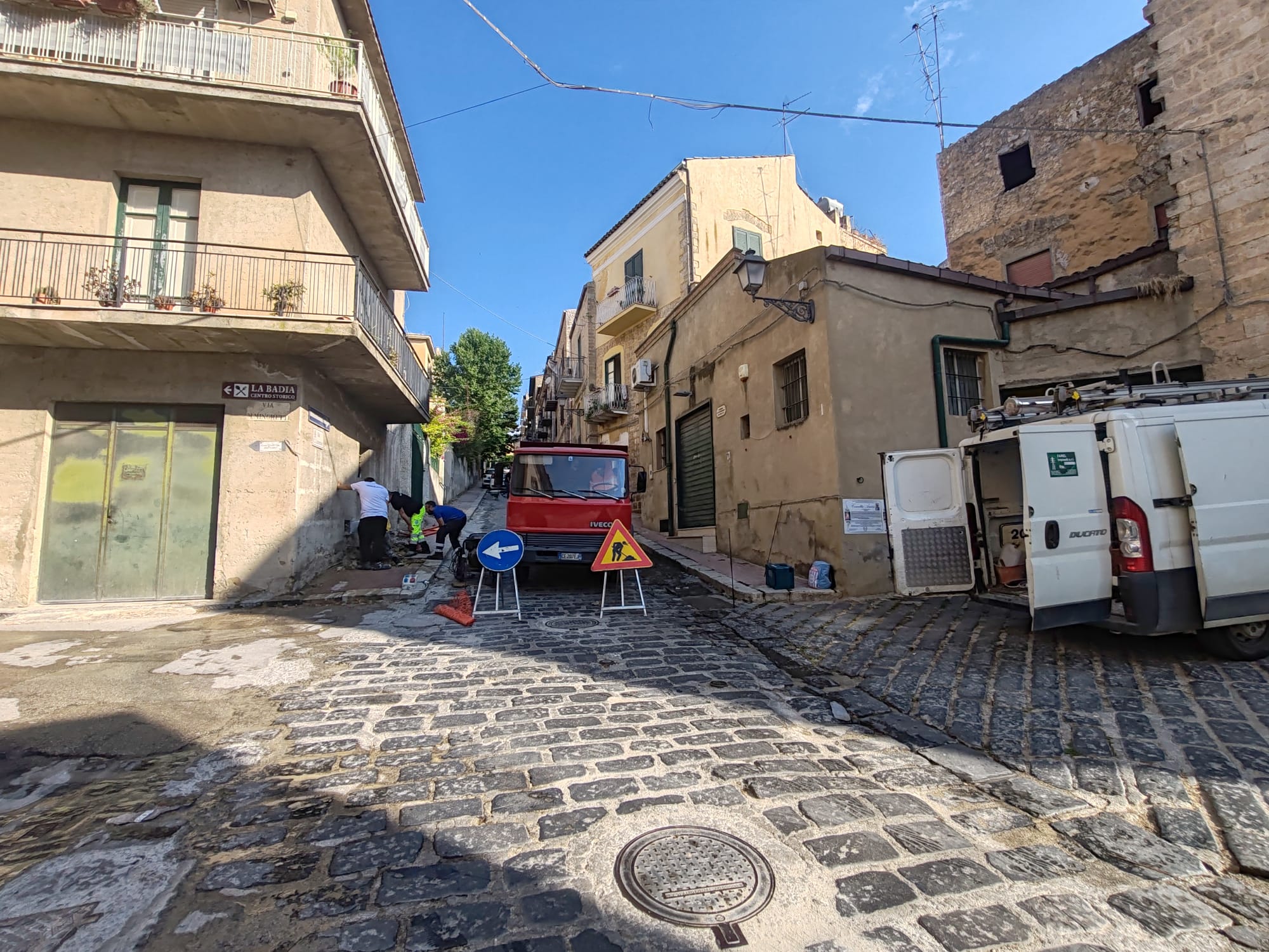 Canicattì, dopo i crolli e le denunce partiti i lavori di ripazione alla condotta in via Colombo