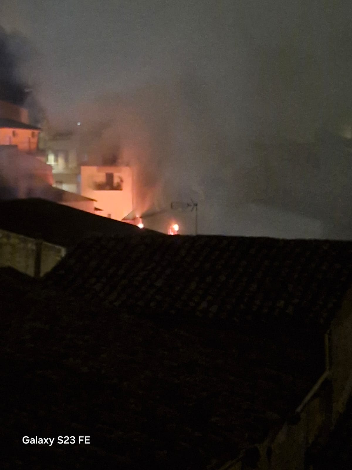 Canicattì, l’incendio di una abitazione in via Cosenza. Aperta inchiesta