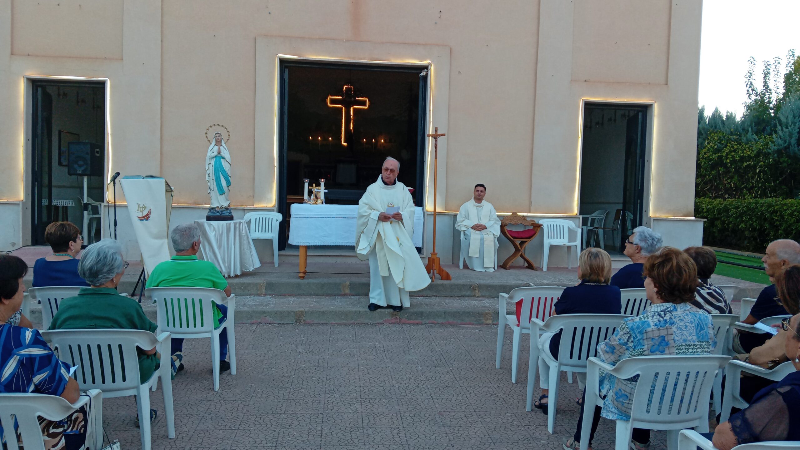 Canicattì, Rinazzi in festa per il Ss. Crocifisso. L’invito del neo parroco don Antonio Lalicata (Video)