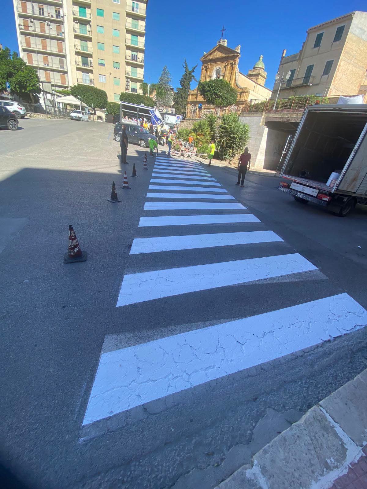 Canicattì, riapertura scuole. Si rifanno le strisce pedonali