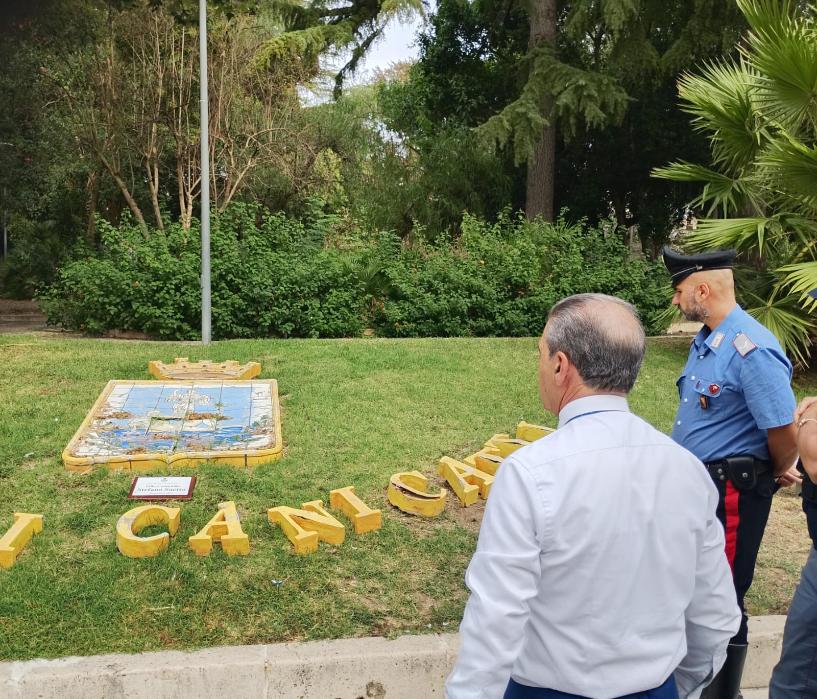 Canicattì, alla villa comunale collocata una nuova targa a Stefano Saetta