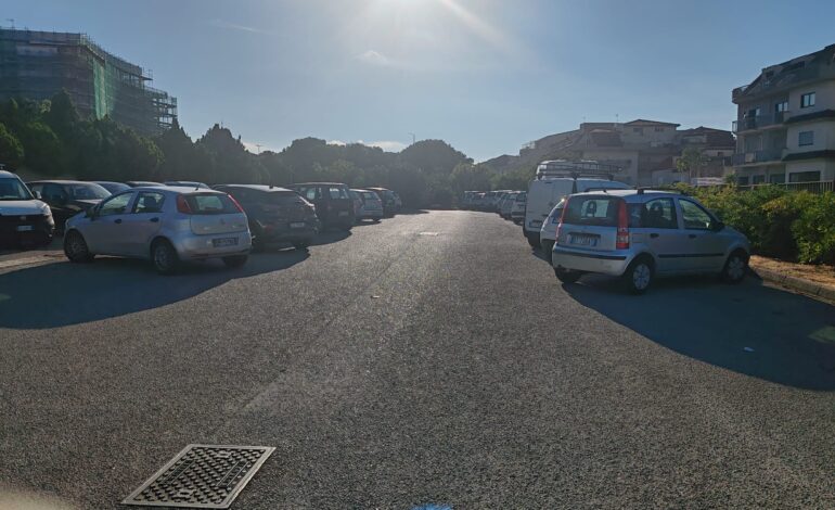 Canicattì, collaborazione tra enti: il comune ripulisce area esterna ospedale e potenzia illuminazione
